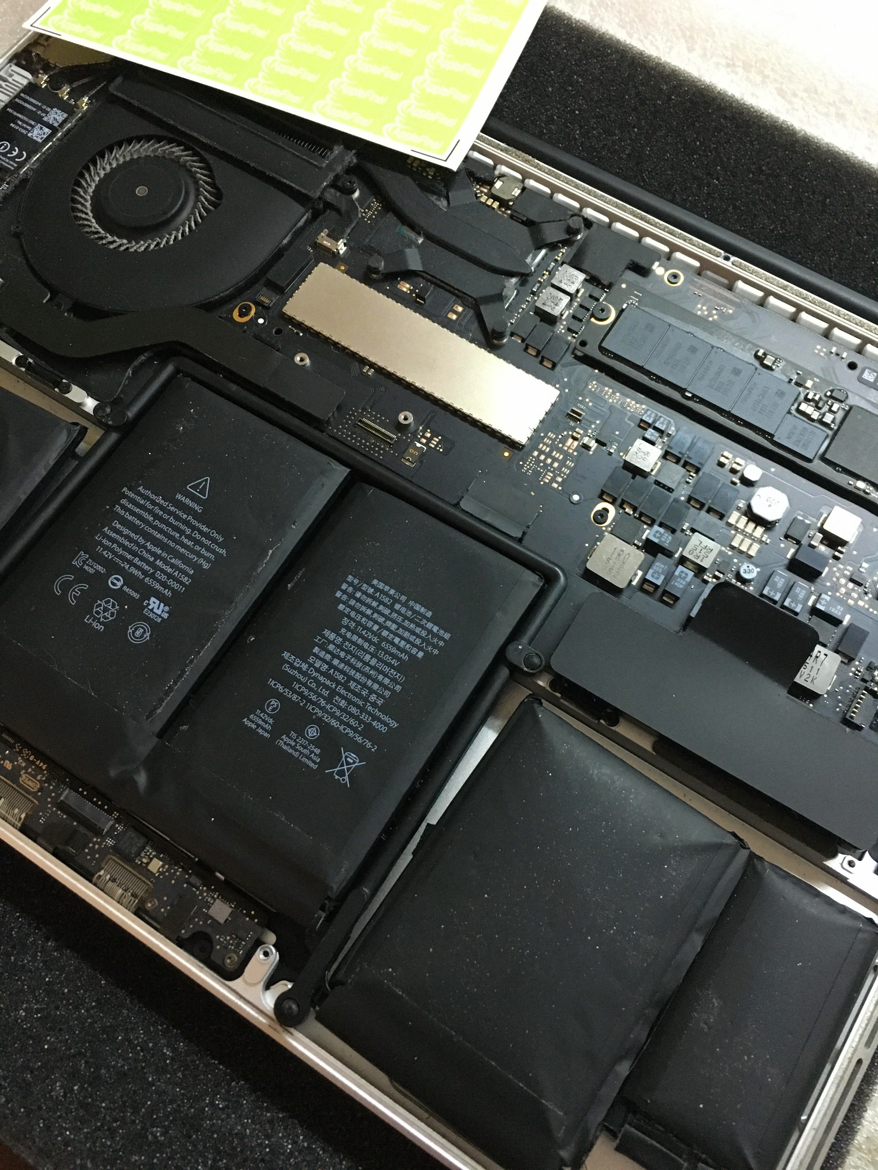 Замена аккумулятора MacBook Pro A1398